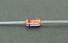 Diode , Zener 1N4747A 20 volt 1 watt ~